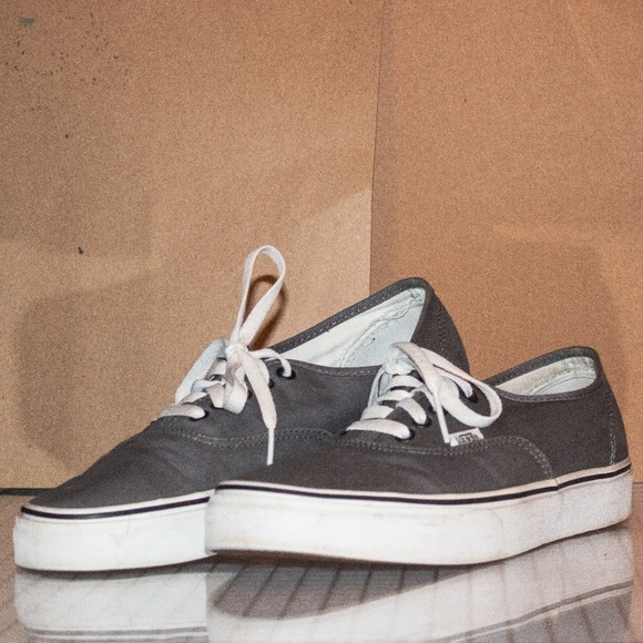 Vans Authentics - Picture 1 of 6